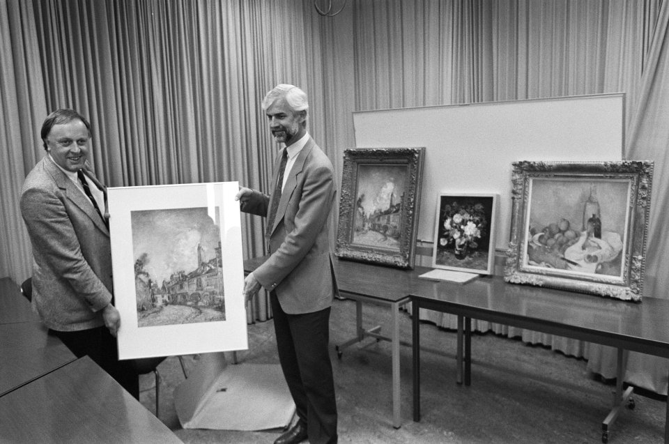 Gestolen schilderijen Stedelijk Museum door politie achterhaald, Bestanddeelnr 934-2574