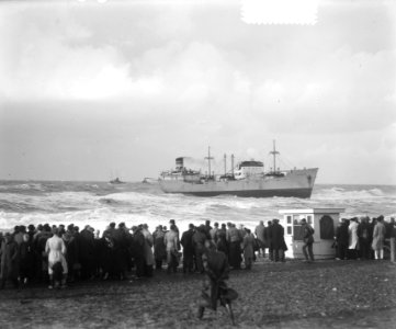Gestrande Noorse vrachtschip ss. Franeggen los voor de Hondsbossche Zeewering, Bestanddeelnr 904-9157