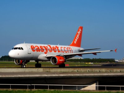 G-EZDT easyJet Airbus A319-111 - cn 3720 pic1
