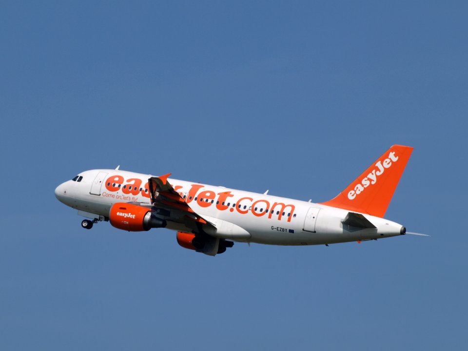 G-EZBY easyJet Airbus A319-111 - cn 3176