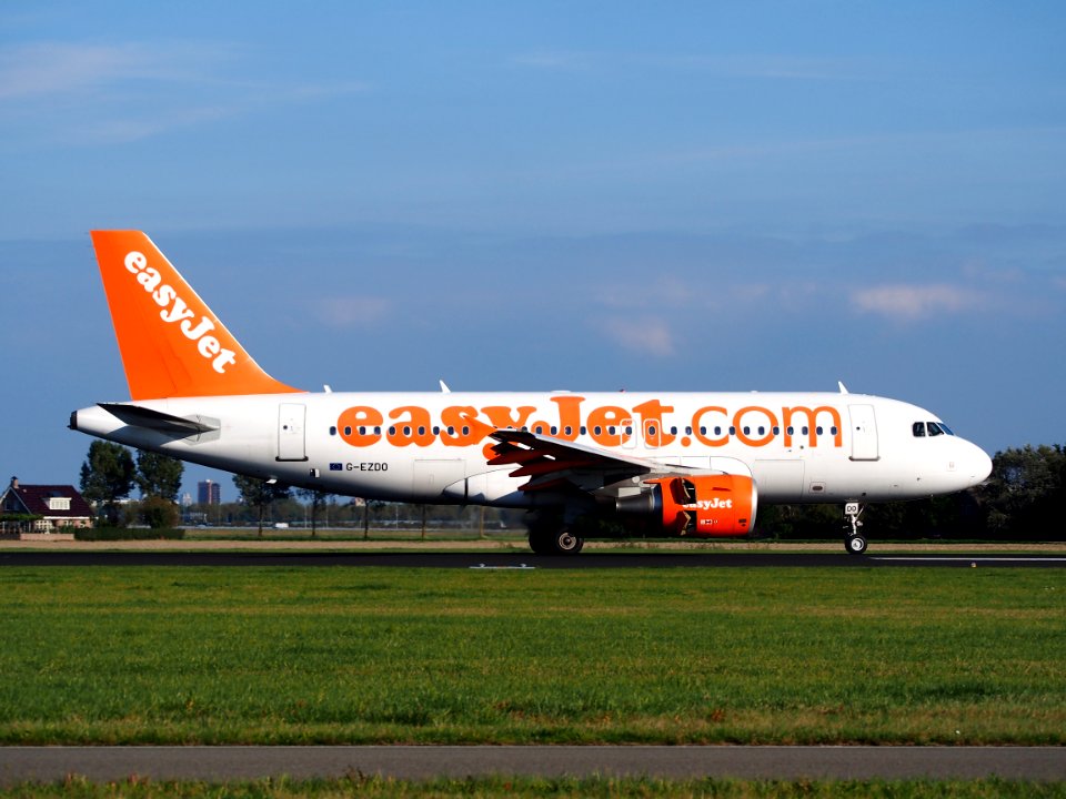 G-EZDO easyJet Airbus A319-111 - cn 3634 landing at Schiphol pic3