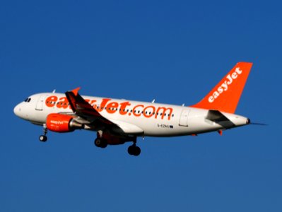 G-EZAG easyJet Airbus A319 takeoff from Schiphol (AMS - EHAM), The Netherlands, 16may2014
