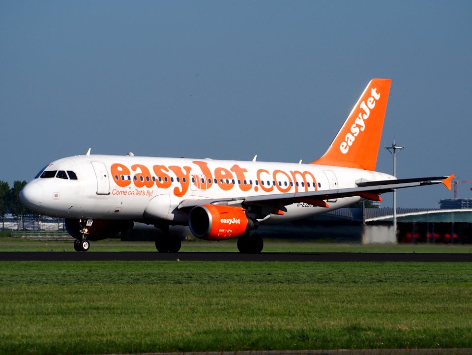G-EZBT easyJet Airbus A319-111 takeoff from Schiphol (AMS - EHAM), The Netherlands, 16may2014, pic-1