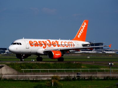 G-EZDX easyJet Airbus A319-111 - cn 3754 taxiing at Schiphol (AMS - EHAM), The Netherlands, 18may2014, pic-1