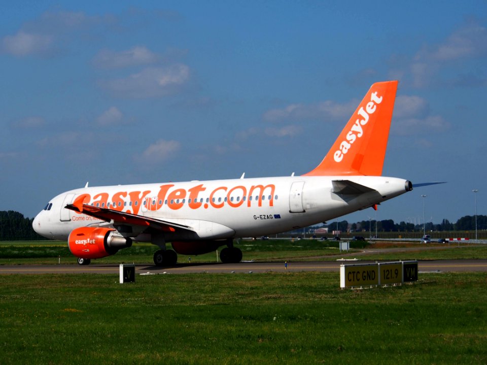 G-EZAG easyJet Airbus A319-111 - cn 2727 pic4