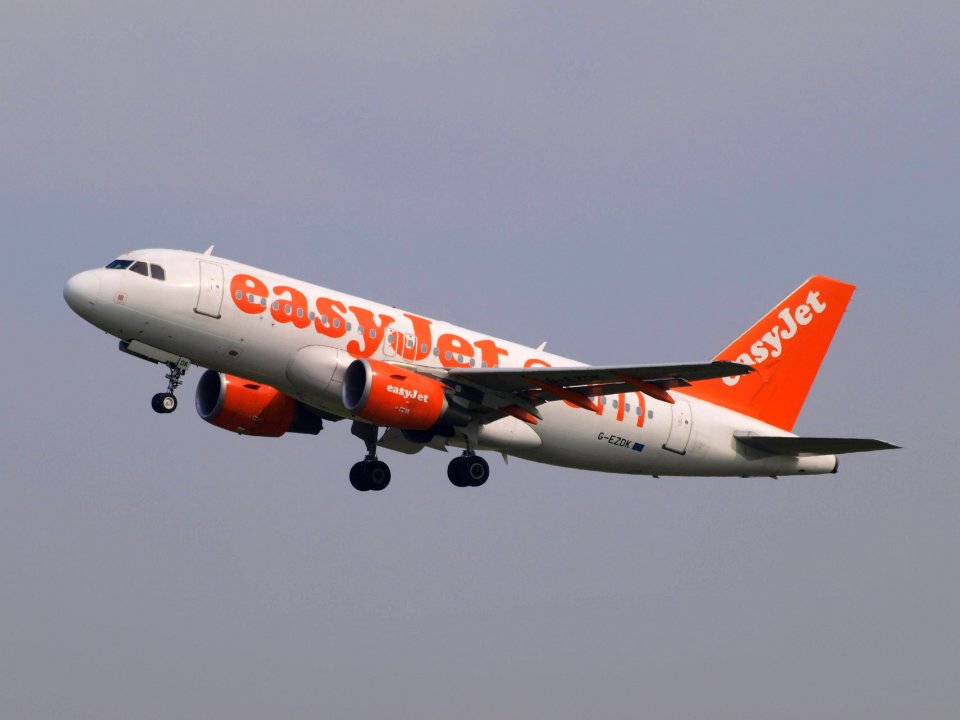 G-EZDK easyJet Airbus A319-111 - cn 3555