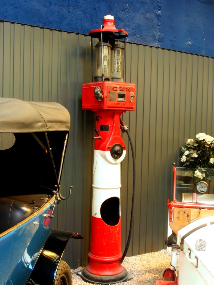 GEX petrol pump made by L'Aster - Paris