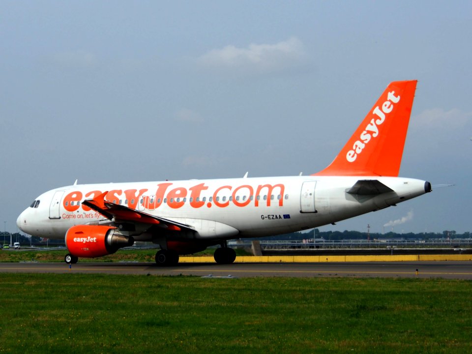 G-EZAA easyJet Airbus A319-111 - cn 2677 pic4 