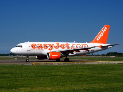 G-EZBT easyJet Airbus A319-111 taxiing at Schiphol (AMS - EHAM), The Netherlands, 16may2014, pic-2