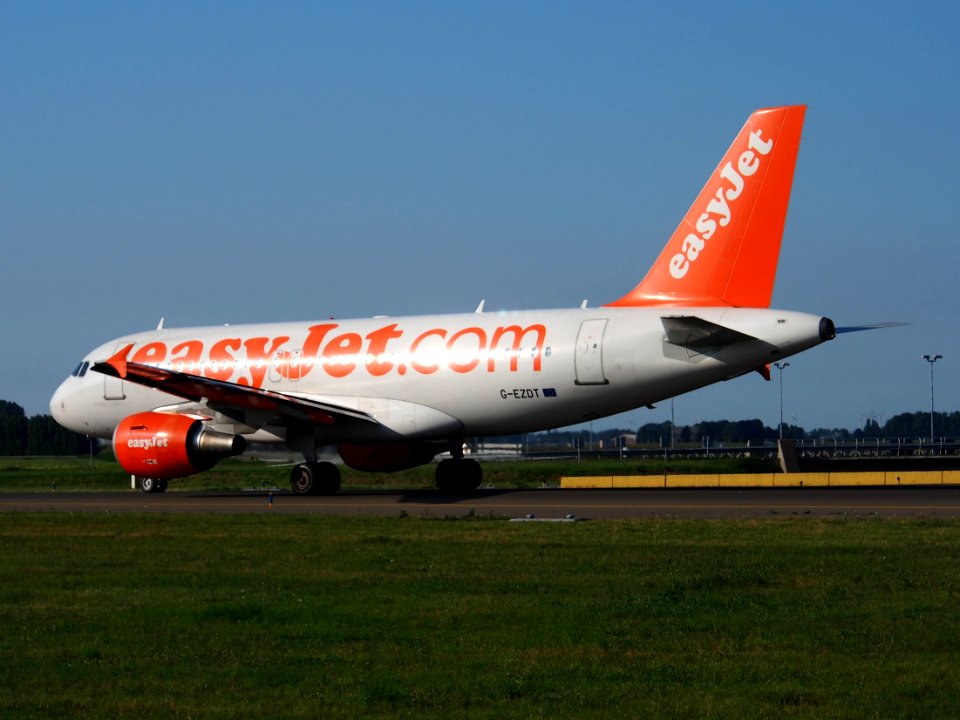 G-EZDT easyJet Airbus A319-111 - cn 3720 pic2