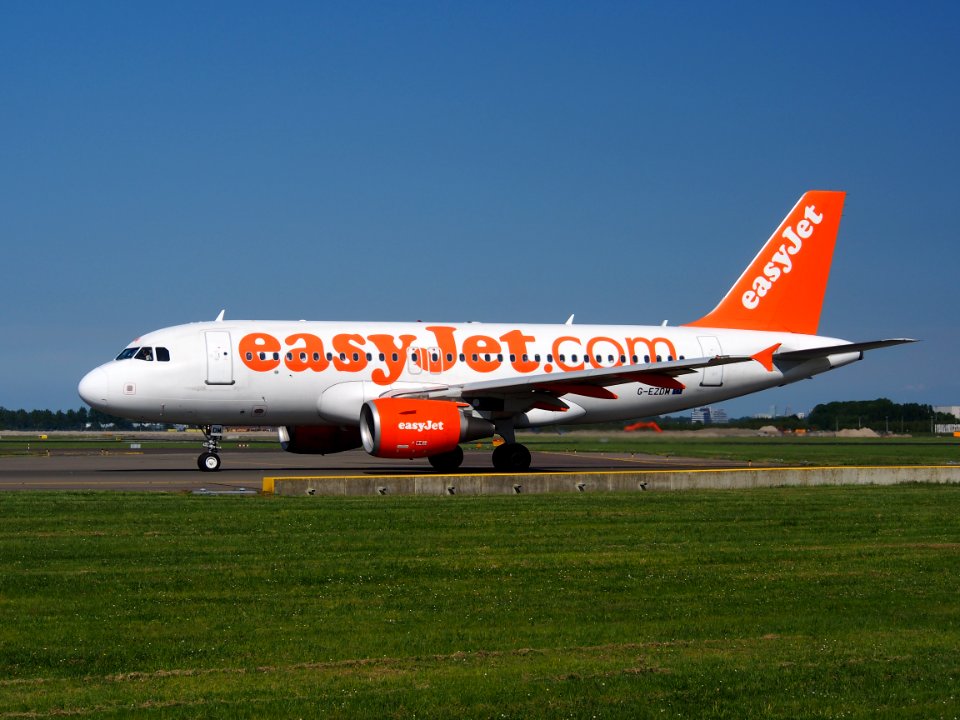 G-EZDM easyJet Airbus A319-111 - cn 3571 taxiing at Schiphol (AMS - EHAM), The Netherlands, 18may2014, pic-0