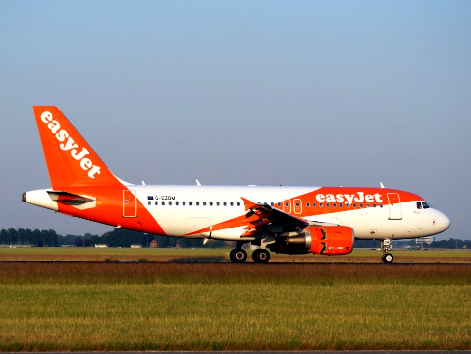 G-EZDM easyJet Airbus A319-111 - cn 3571 landing at Schiphol (AMS - EHAM), The Netherlands pic2