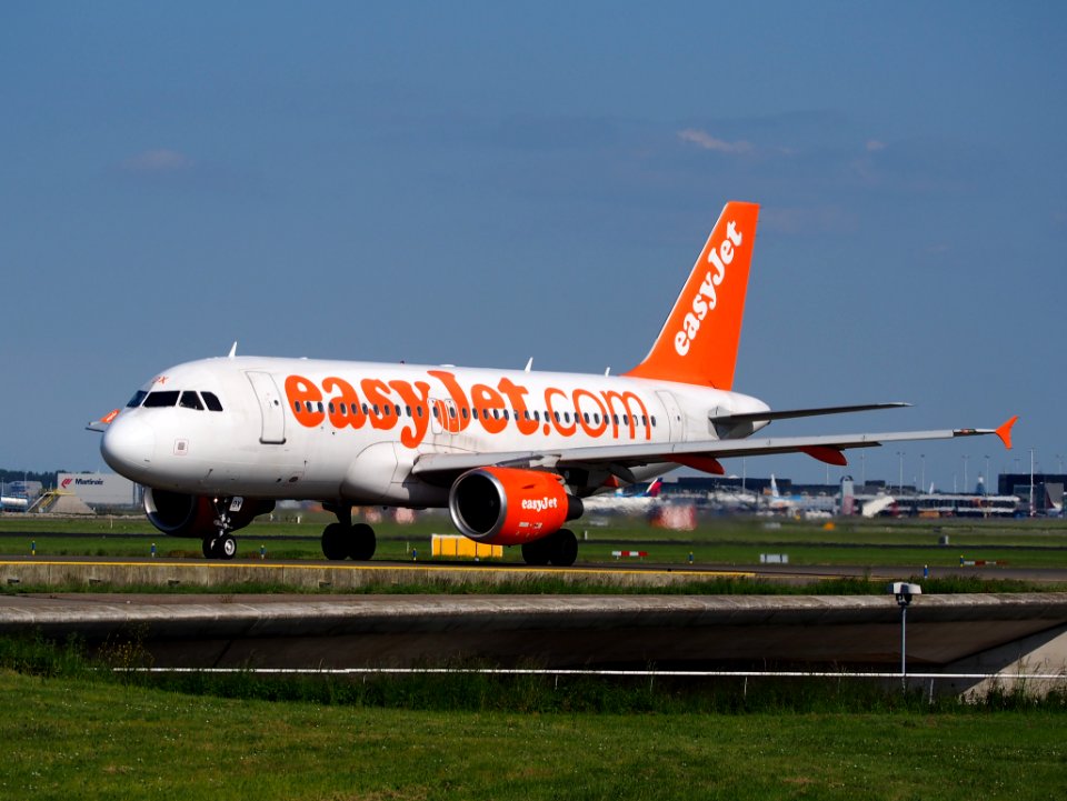 G-EZDX easyJet Airbus A319-111 - cn 3754 taxiing at Schiphol (AMS - EHAM), The Netherlands, 18may2014, pic-2