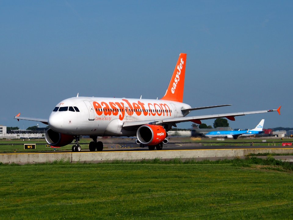 G-EZBV easyJet Airbus A319-111 - cn 3122 takeoff from Schiphol (AMS - EHAM), The Netherlands, 16may2014, pic-1
