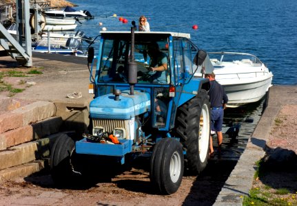 Getting the boat out of the water 4 - Hauling the trailer with the boat up from the boat ramp 1