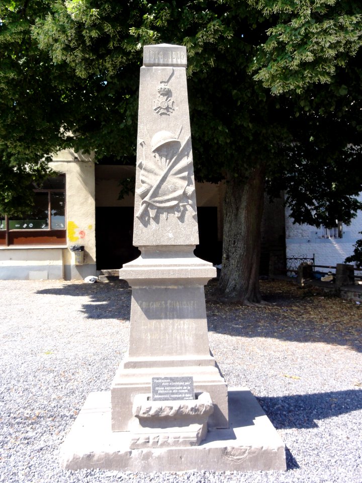 Gognies-Chaussée (Nord, Fr) monument aux morts