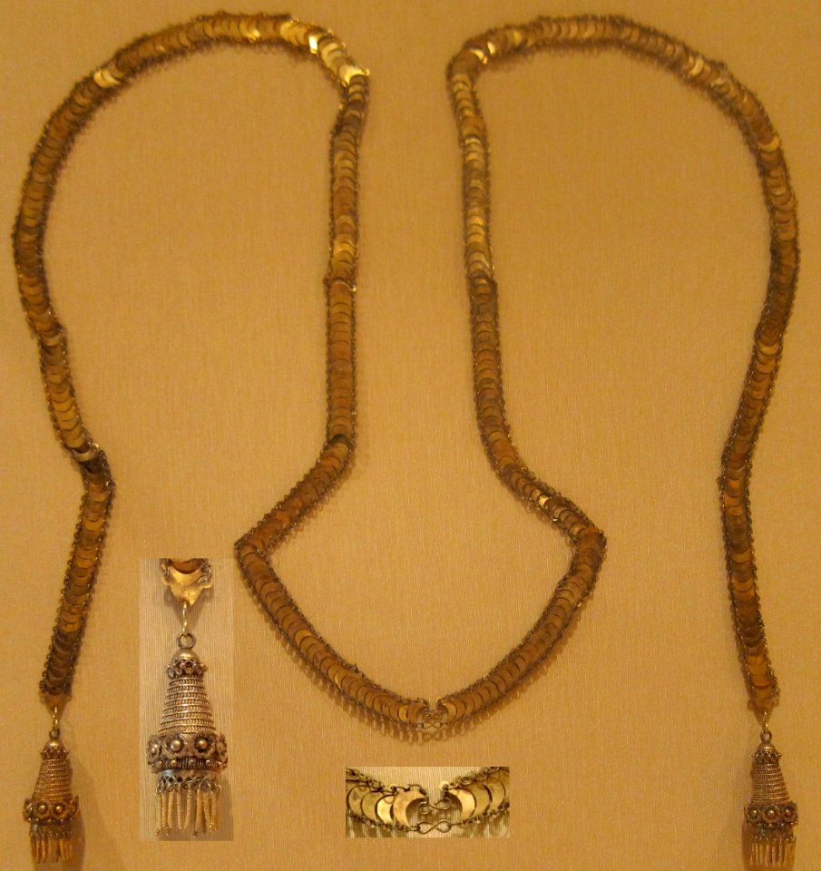Gold chain from Myanmar (Burma), c. 19th century, Honolulu Academy of Arts