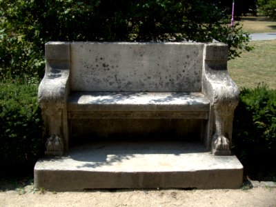 Goethe-Denkmal, Herrengarten, Darmstadt, Linke Bank