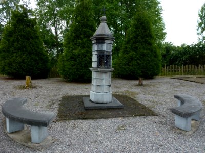 Gognies-Chaussée, potale, square Henneert