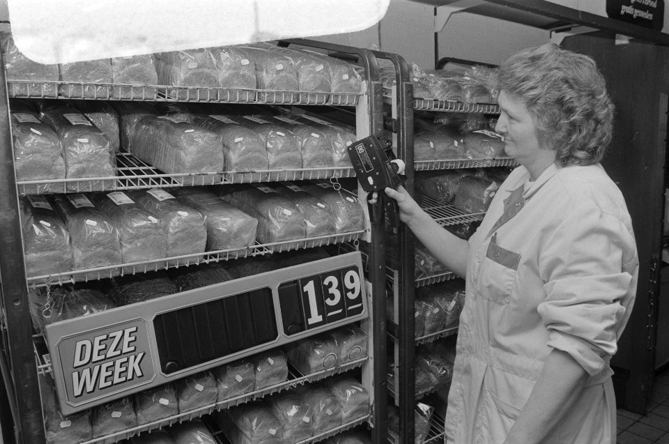 Goedkoop strijdbrood in Albert Heijn, Bestanddeelnr 934-0235