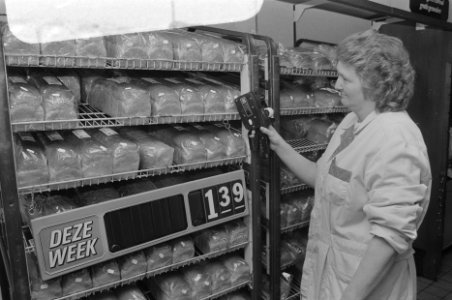 Goedkoop strijdbrood in Albert Heijn, Bestanddeelnr 934-0235 photo