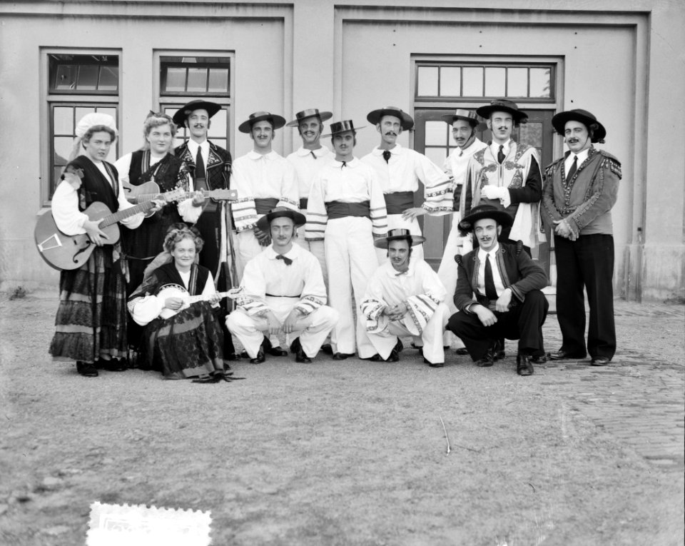 Gondelvaart Marine Kazerne deelnemers Amsterdam, Bestanddeelnr 905-1888