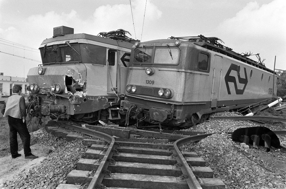 Goederentrein in Heeze ontspoord, Bestanddeelnr 933-7839