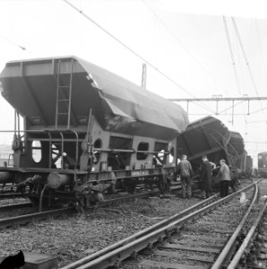 Goederentrein op het station Hollands-Spoor te Den Haag ontspoord, overzicht rav, Bestanddeelnr 918-1997