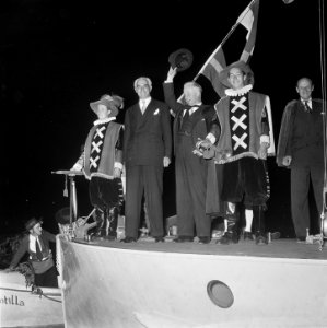 Gondelvaart Studentenfeest burgemeester Amsterdam - Venetie, Bestanddeelnr 905-1867