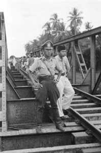 Gombong Op 24 april 1948 werden te Gombong 400 krijgsgevangenen aan de republie, Bestanddeelnr 1639-3-6