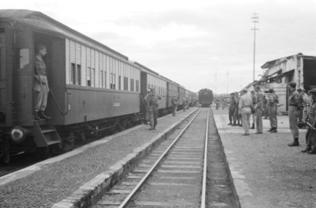 Gombong Op 24 april 1948 werden te Gombong 400 krijgsgevangenen aan de republie, Bestanddeelnr 1639-2-2