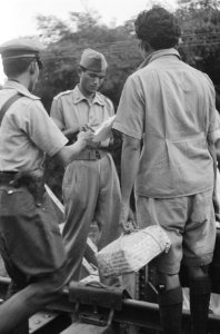 Gombong Op 24 april 1948 werden te Gombong 400 krijgsgevangenen aan de republie, Bestanddeelnr 1639-2-5
