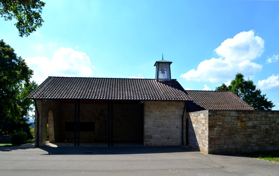 Gomaringen, Friedhof, Trauerhalle (1)