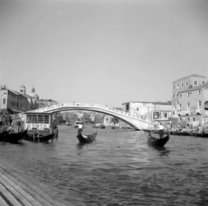 Gondels op het Canal Grande in Venetië, Bestanddeelnr 254-2030