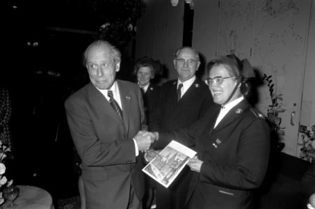 Goodwill-centrum Leger des Heils te Amsterdam bestaat 25 jaar, Luitenant-Kolonel, Bestanddeelnr 926-7359