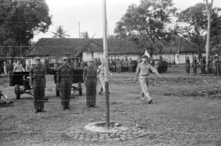 Gombong Te Gombong werden 8 KNIL-officieren, ingedeeld bij Inf. V (Andjing Nica, Bestanddeelnr 1542-1-1