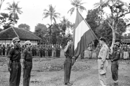 Gombong Te Gombong werden 8 KNIL-officieren, ingedeeld bij Inf. V (Andjing Nica, Bestanddeelnr 1543-1-1