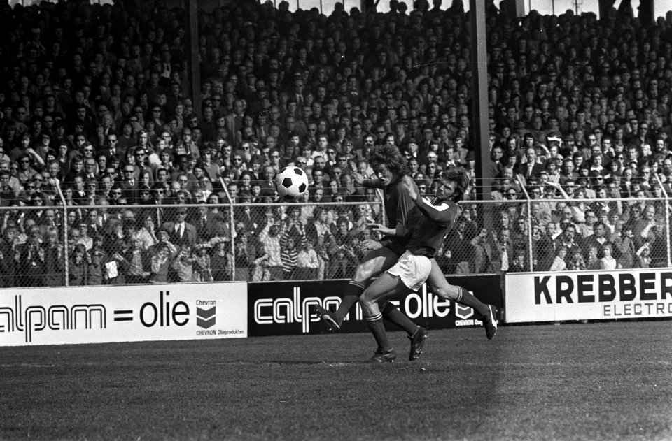 Go Ahead Eagles tegen Ajax 2-2, Arie Haan in actie, Bestanddeelnr 927-0978