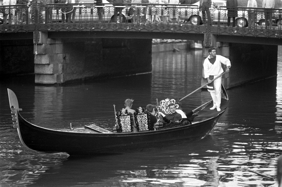 Gondels in Amsterdamse grachten, Bestanddeelnr 921-4482