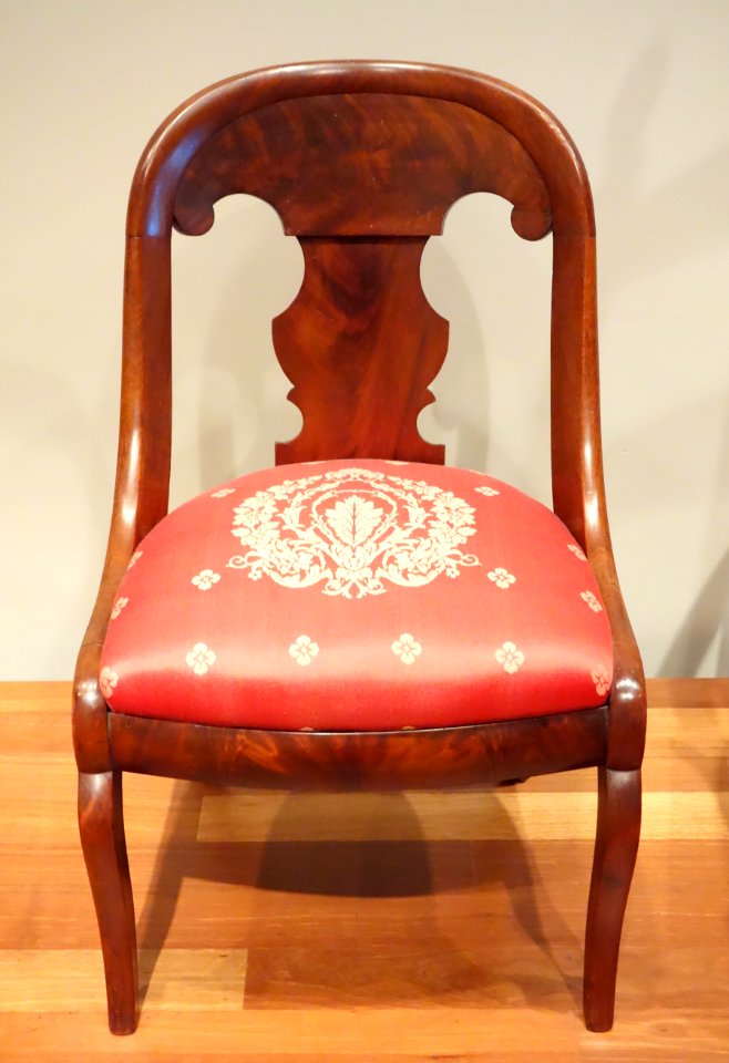 Gondola side chair, maker unknown, New York City, c. 1820, mahogany, cherry, mahogany veneer, silk upholstery - De Young Museum - DSC00812