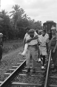 Gombong Op 24 april 1948 werden te Gombong 400 krijgsgevangenen aan de republie, Bestanddeelnr 1639-4-6