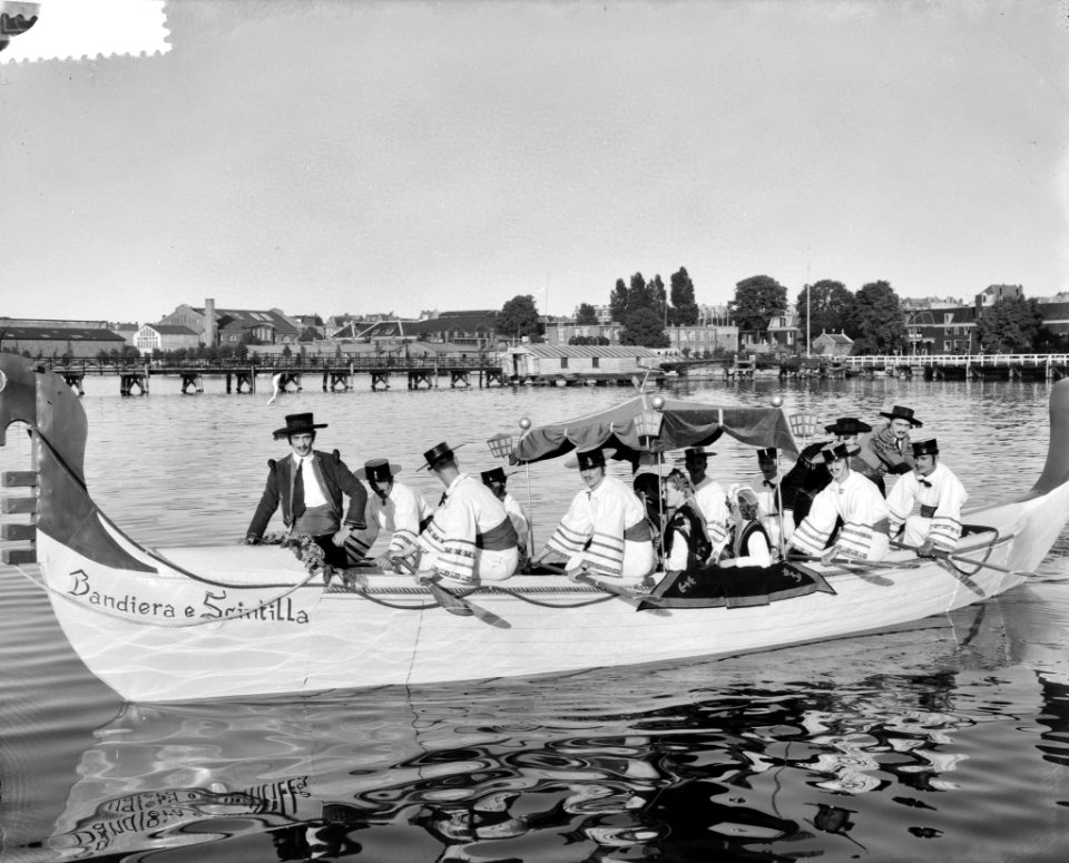 Gondelvaart Marine Kazerne deelnemers Amsterdam, Bestanddeelnr 905-1889