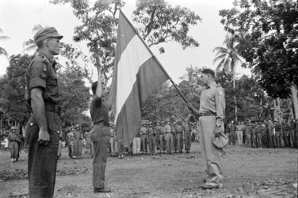 Gombong Te Gombong werden 8 KNIL-officieren, ingedeeld bij Inf. V (Andjing Nica, Bestanddeelnr 1542-2-1
