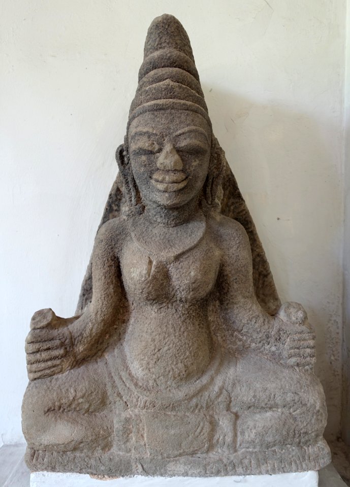 Goddess, Son Trieu, 12th century, Binh Dinh - Museum of Cham Sculpture - Danang, Vietnam - DSC01449
