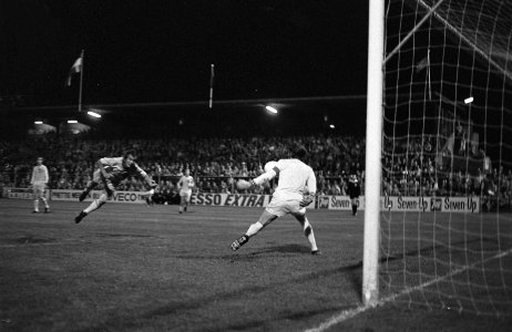 Go Ahead Eagles tegen FC Amsterdam 1-1, Frits Flinkevleugel kopt bal in eigen do, Bestanddeelnr 927-4211