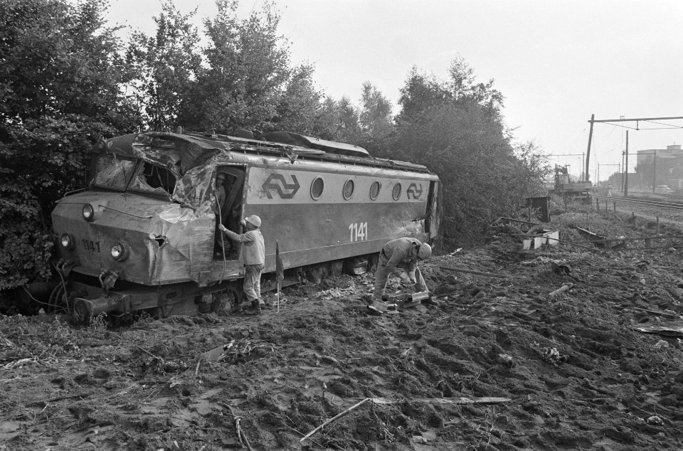 Goederentrein in Heeze ontspoord, Bestanddeelnr 933-7838
