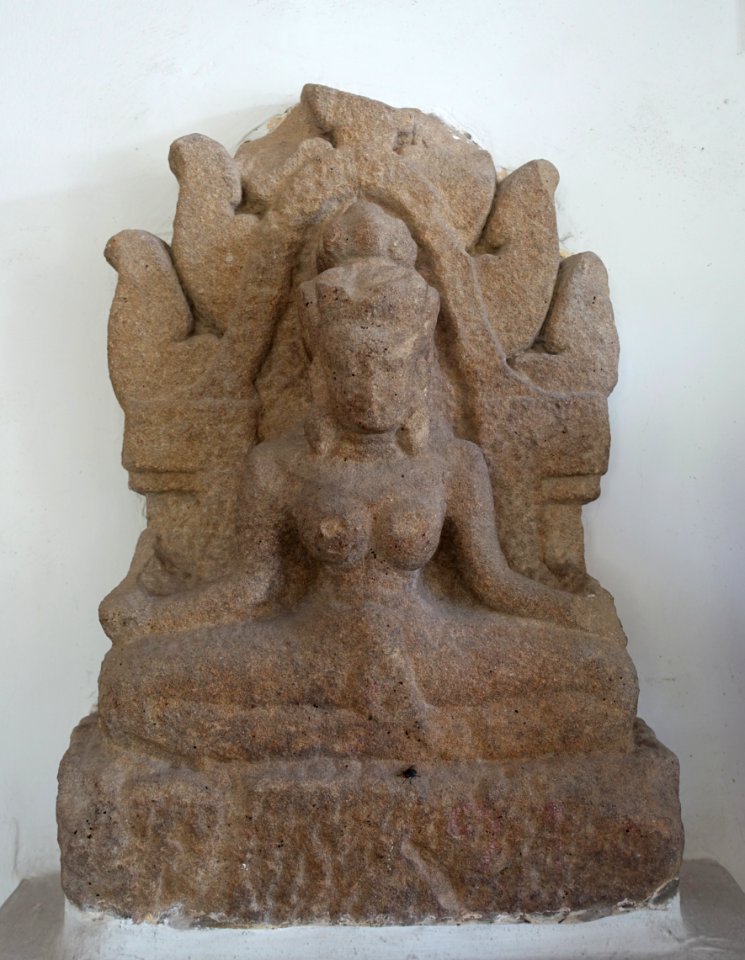 Goddess, Tra Kieu, 7th-8th century, Quang Nam - Museum of Cham Sculpture - Danang, Vietnam - DSC01520