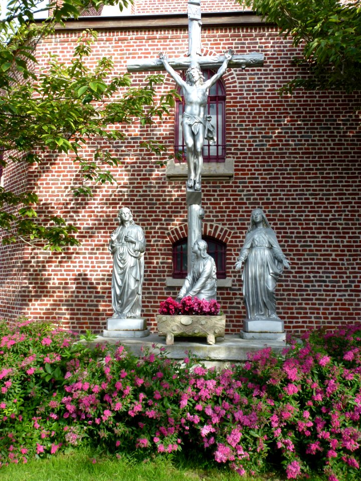 Godewaersvelde (Nord, Fr) église, statues du calvaire