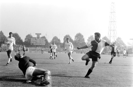 Go Ahead tegen Feyenoord 0-1. Hasil (rechts) scoort, Bestanddeelnr 922-8439