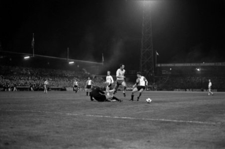 Go Ahead tegen Feijenoord 1-2, aktie, Bestanddeelnr 923-8206